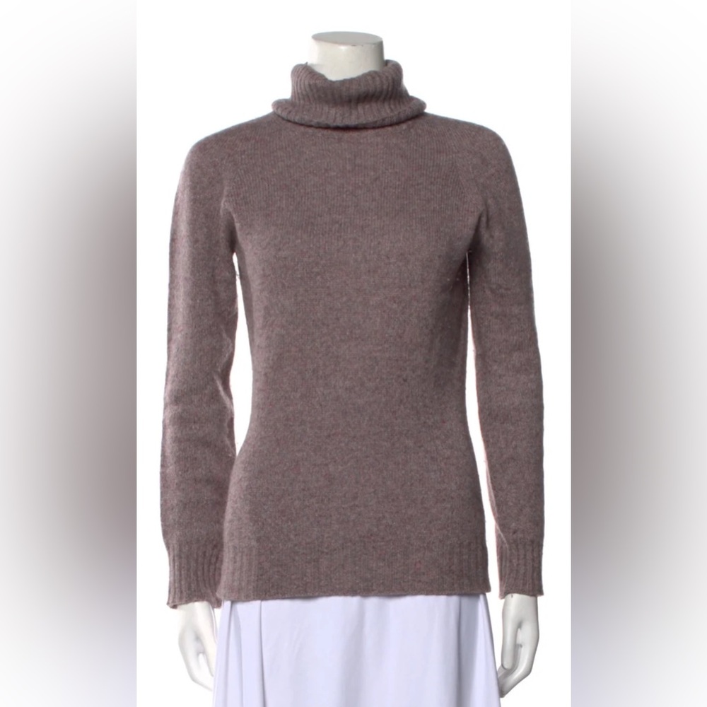 Loro Piana. 100% cashmere. Size 10, but fits like medium. Purple.